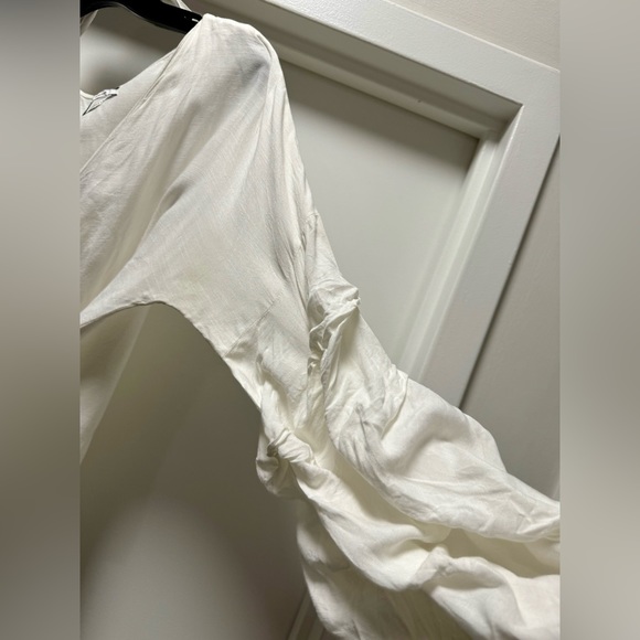 Urban Outfitters Dramatic Sleeve White Wrap Top Size Small - Picture 6 of 9